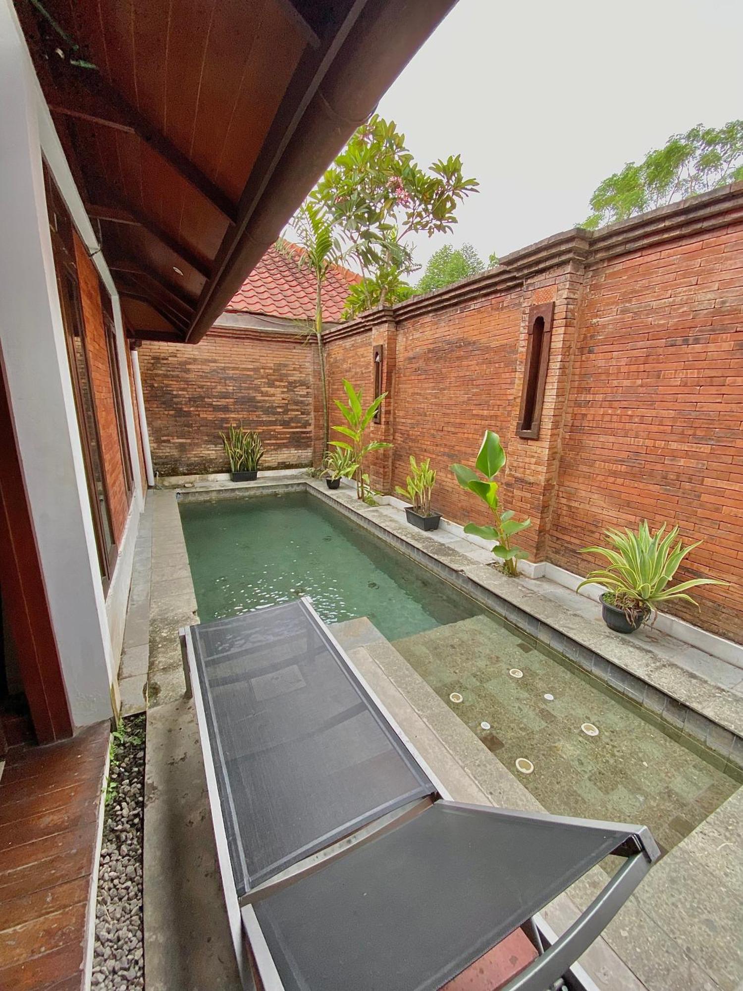 Chrome Hotel & Resort Solo Colomadu ภายนอก รูปภาพ